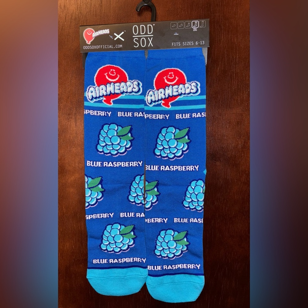AIRHEADS BLUE RASPBERRY ODD SOX NOVELTY CREW SOCKS NWT MEN’S SHOE SIZE 6-13